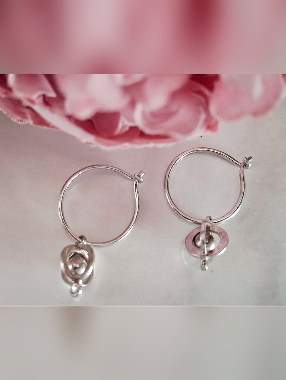 Vintage 80s 🪩✨️Small Silver Dangle Hoop Earrings